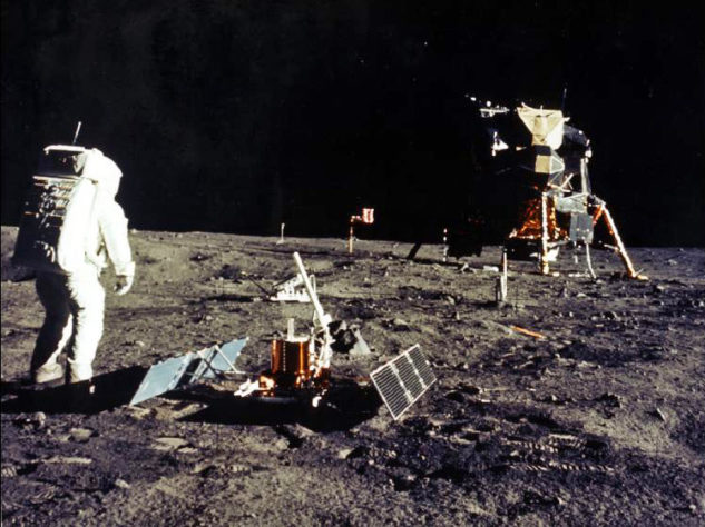  Aterrissagem da nave Apollo 11 na Lua em 1969