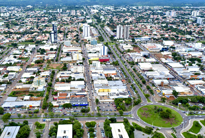 Tocantins: 13,5 anos. População do estado:  1,5 milhão de habitantes-FlÃ¡vio AndrÃ© de Souza - Wikimédia Commons