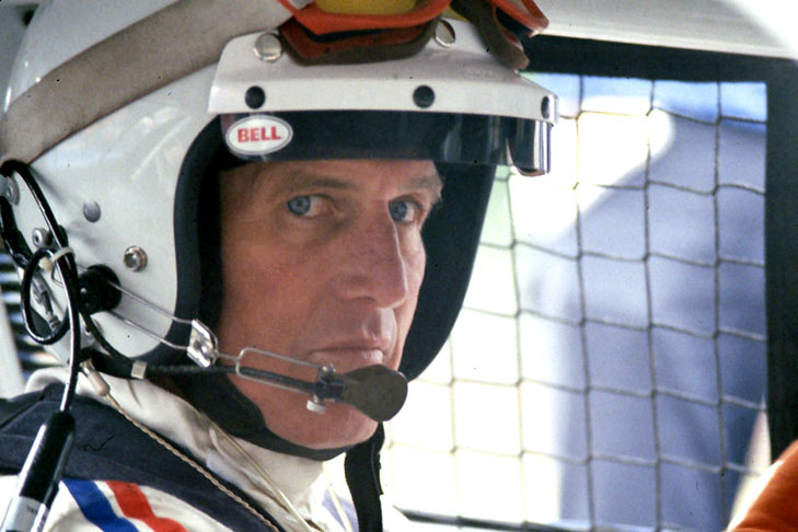 Paul Newman tinha algumas curiosidades: foi piloto amador, serviu na Marinha e inspirou o visual do personagem "Lanterna Verde" da DC Comics.