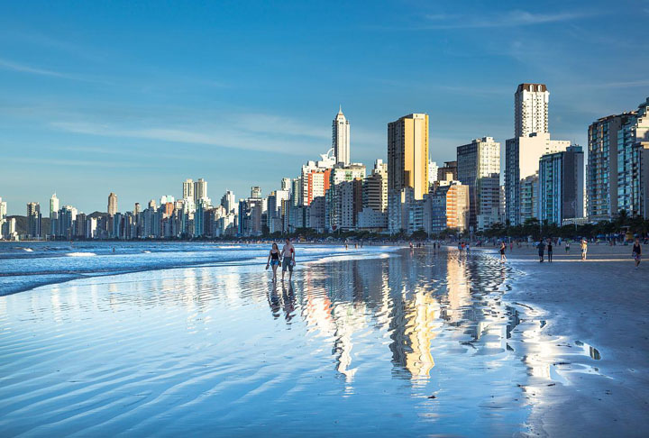 Santa Catarina: 15,3 anos. População do estado: 7,1  milhões de habitantes-Imagem Free de Andrea de Lima Dea por Pixabay