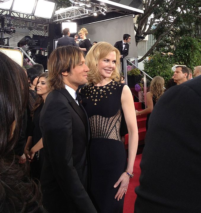 Em sua vida pessoal, após o divórcio de Tom Cruise, Kidman casou-se com o cantor de música country Keith Urban em 2006. O agora perto de se tornar ex-casal teve duas filhas: Sunday Rose e Faith Margaret.