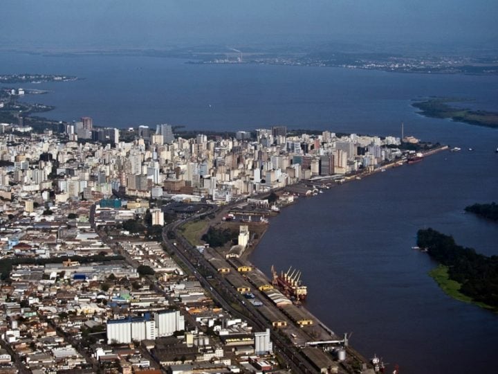 O Rio Grande do Sul, inclusive, desperta a atenção da Nasa por conta do fenômeno conhecido como 'anomalia magnética do Atlântico Sul'. Trata-se de uma falha no campo magnético que afeta dispositivos.- TimBray wikimedia commons 