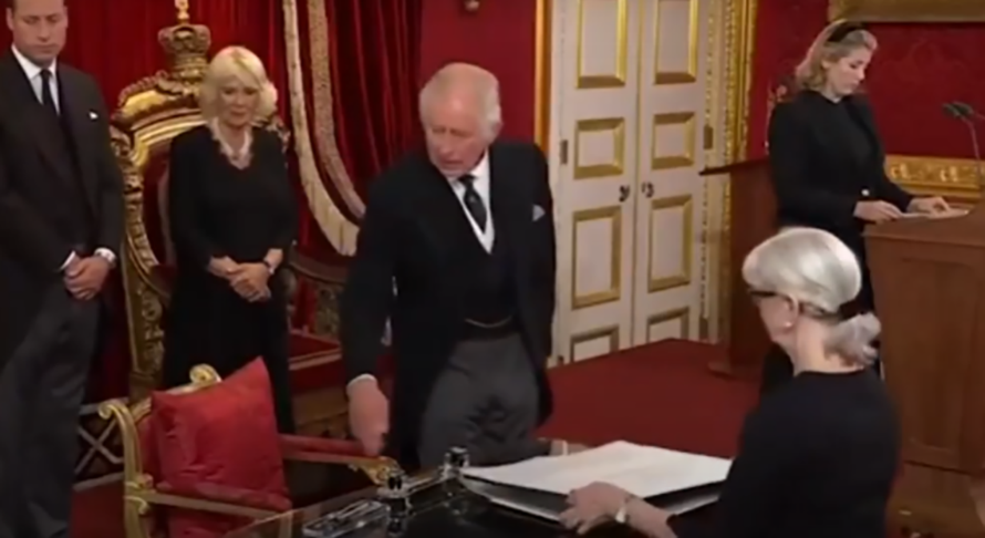 Pra quem não viu: Funcionários revelam caprichos do Rei Charles