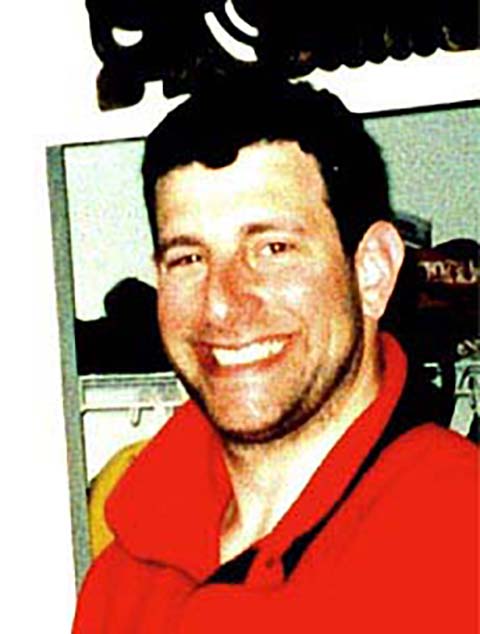 Jeremy Glick - O executivo de marketing, ex-campeão de judô, tinha 31 anos. Nascido em 3/9/70 em Nova Jersey, tinha mulher e filha.  Ele avisou à esposa que passageiros estavam aguardando sobrevoar uma área rural para agir contra os terroristas.