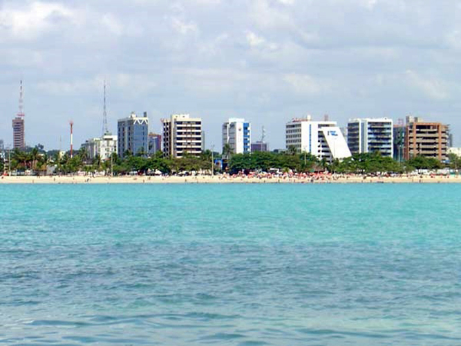 Ao longo de seus 209 anos de história, Maceió consolidou-se como uma cidade que une beleza natural, rica cultura e um forte patrimônio histórico.