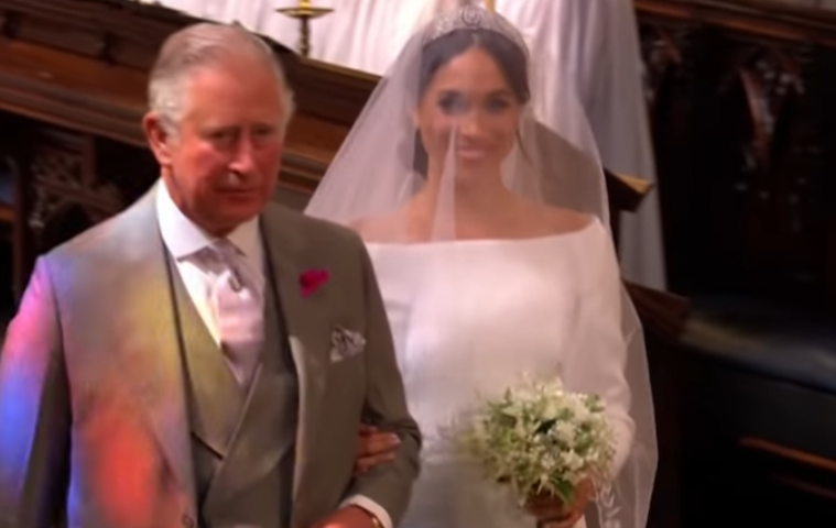 O buquê da noiva não é jogado para alguém pegar. Desde 1923, quando a Rainha Elizabeth I resolveu homenagear seu falecido irmão, o Capitão Fergues Bowes-Lyon, morto na I Guerra Mundial, todas as noivas da realeza passaram a enviar seu buquê para o túmulo dele. 
