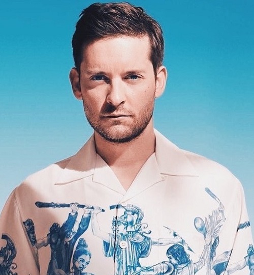 Tobey Maguire - O ator famoso na pele do Homem Aranha era vegetariano desde 1992 e tornou-se vegano em 2009. Ele publicou nas redes sociais: "O veganismo é o futuro. É a única forma de garantir um futuro sustentável para nosso planeta e todos os seus habitantes". 