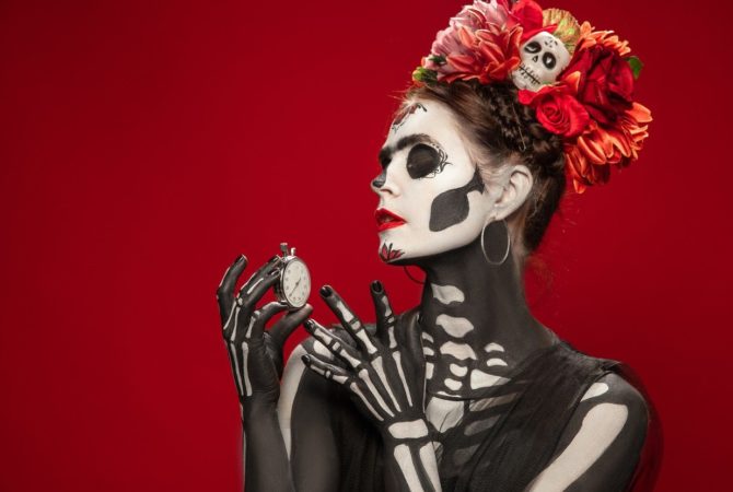 Catrina, símbolo da festa que celebra a morte no México