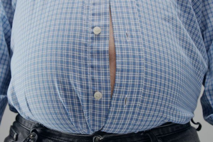 <p>Especialistas destacam que o IMC sozinho não define risco, pois a gordura abdominal aumenta significativamente a chance de doenças metabólicas, mesmo em pessoas aparentemente magras.</p>
