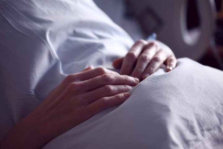 Por ser uma doença crônica, os pacientes com Crohn muitas vezes experimentam ciclos de surtos e remissões, com períodos em que os sintomas são mais intensos e outros em que estão controlados.-Alexander Grey/Pixabay 