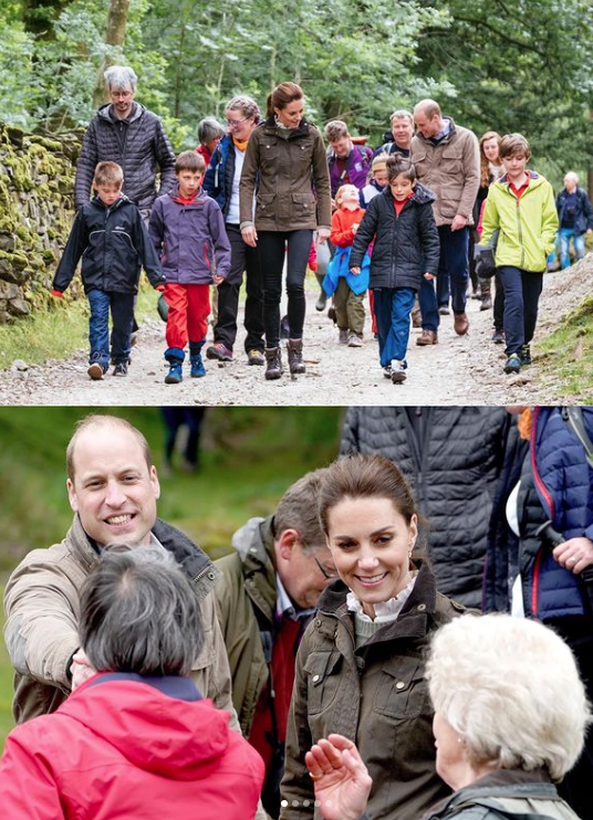 A vestimenta casual da Realeza é, preferencialmente, vestido ou calça com jaqueta para as mulheres; calças de algodão e camisa de gola para os homens.


