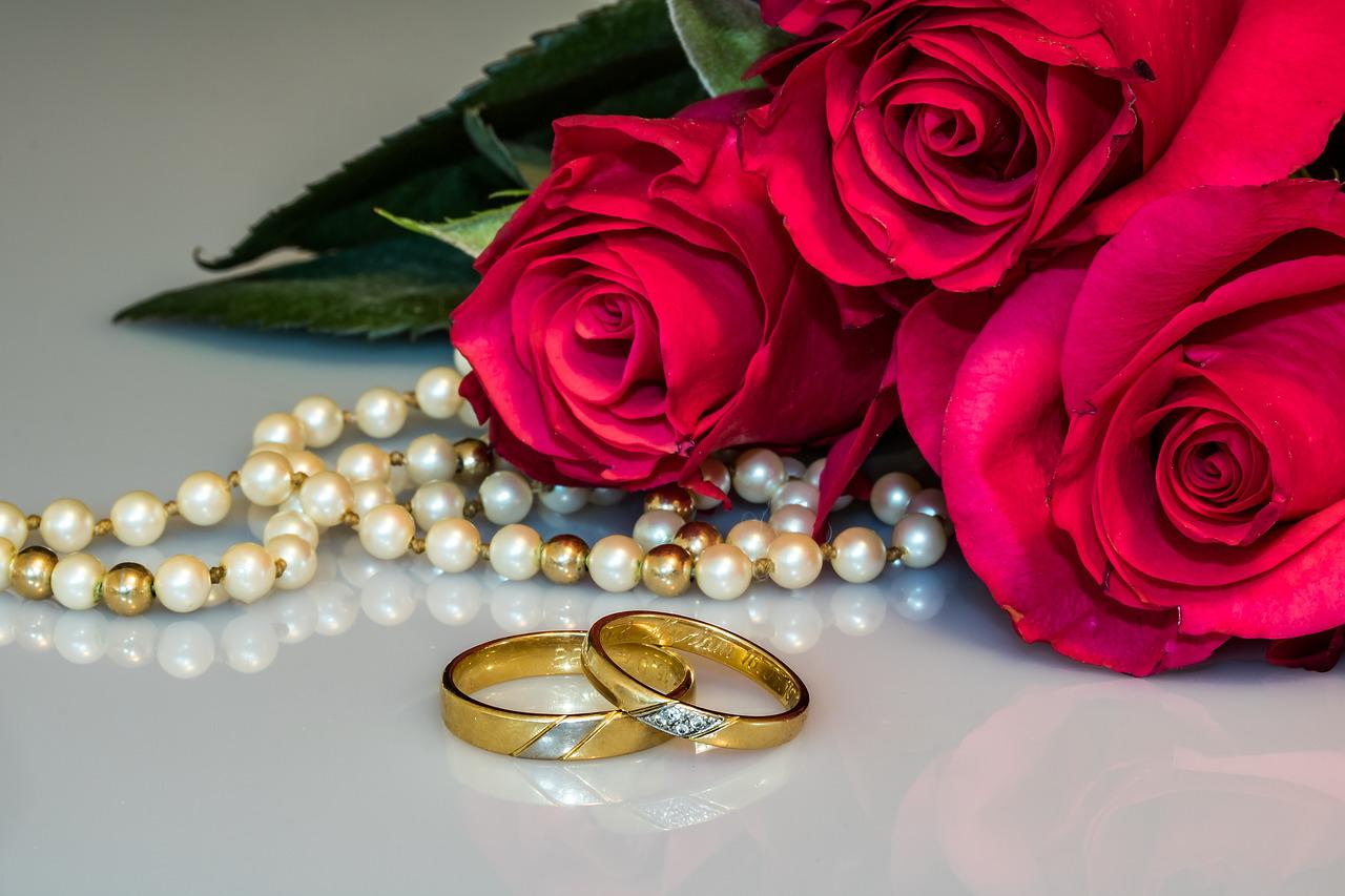 Um casamento duradouro é coisa rara. No Brasil, a duração média dos casamentos é de 13,8 anos. E a longevidade das relações varia de estado para estado. Os gaúchos são os mais persistentes, enquanto os acreanos estão na lanterna dos casamentos mais sólidos. -Imagem de Myriams-Fotos por Pixabay 
