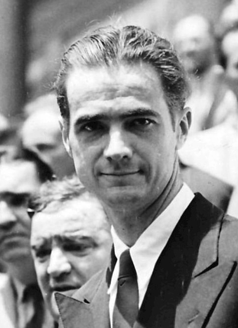 Bilionário do cinema americano e aviador excêntrico: Saiba quem foi Howard Hughes