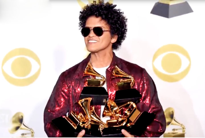 Bruno Mars celebrou 40 anos no dia 8 de outubro de 2025. O cantor, compositor e performer havaiano é um dos artistas mais queridos do pop, com hits, recordes, diversos prêmios, incluindo Grammy, Billboard e MTV Awards.