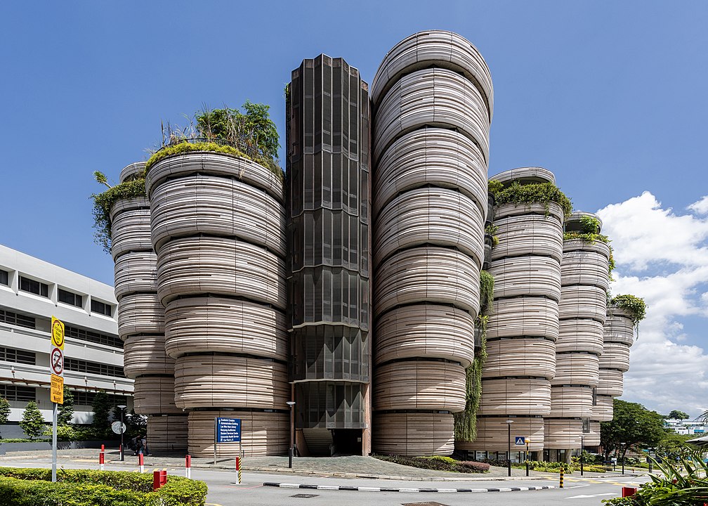 The Hive (Learning Hub South) - Singapura - O complexo, chamado "Colmeia", abriga a Universidade Tecnológica de Nanyang, em Jurong West, no oeste do país. Tem 12 torres em torno de um átrio público, que se afunilam em direção à base, com 56 salas de aula sem cantos.
