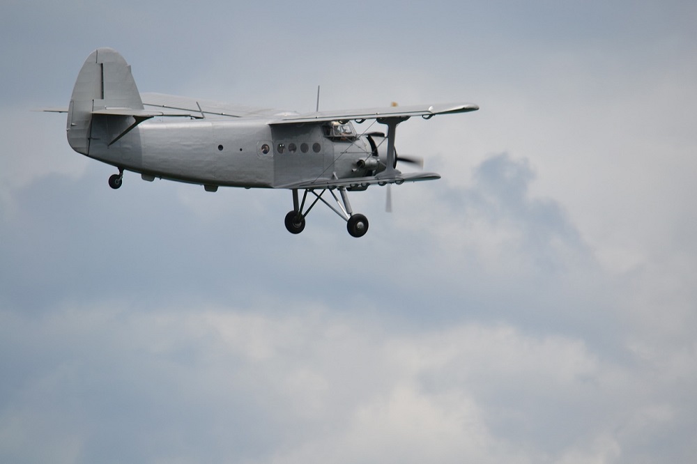 Ironicamente, Howard Jr. morreu a bordo de um avião, enquanto era transportado para Houston, para um tratamento médico.