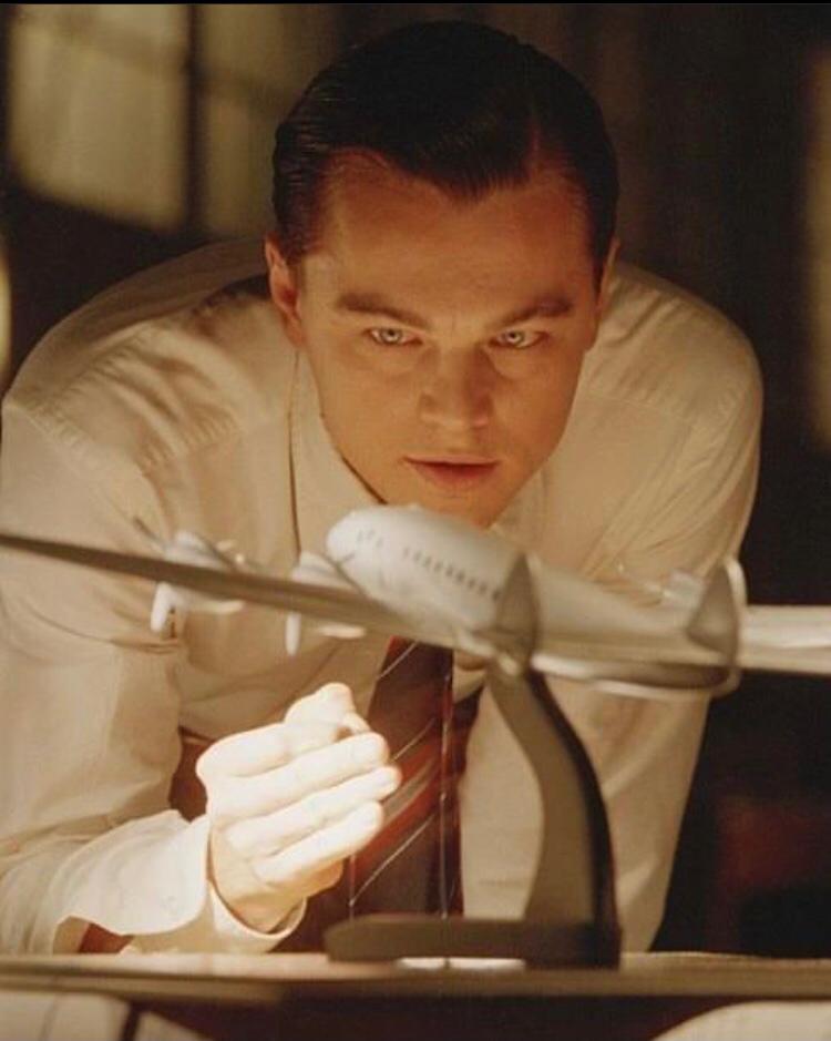 O filme, lançado em 2004, trouxe Leonardo DiCaprio no papel principal, custou cerca de 110 milhões de dólares para ser feito e faturou pouco mais de 210 milhões no mundo todo.