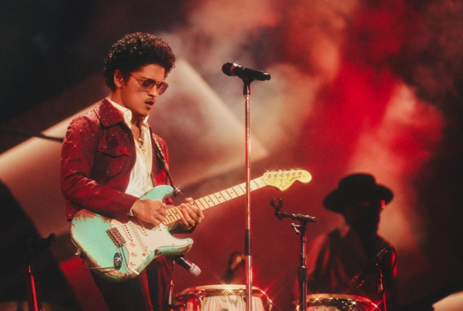 Bruno Mars completa 40 anos entre hits, prêmios e shows