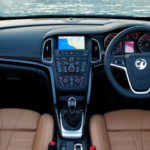 Carro com volante à direita -