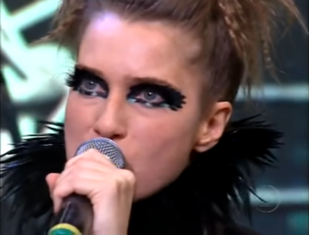 Talentos musicais: Atores e atrizes que também mandam bem cantando ou tocando!