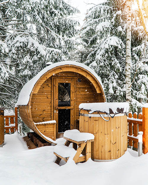 Geralmente a temperatura da sauna finlandesa fica em torno de 80°C. -Gleb Albovsky por Unplash