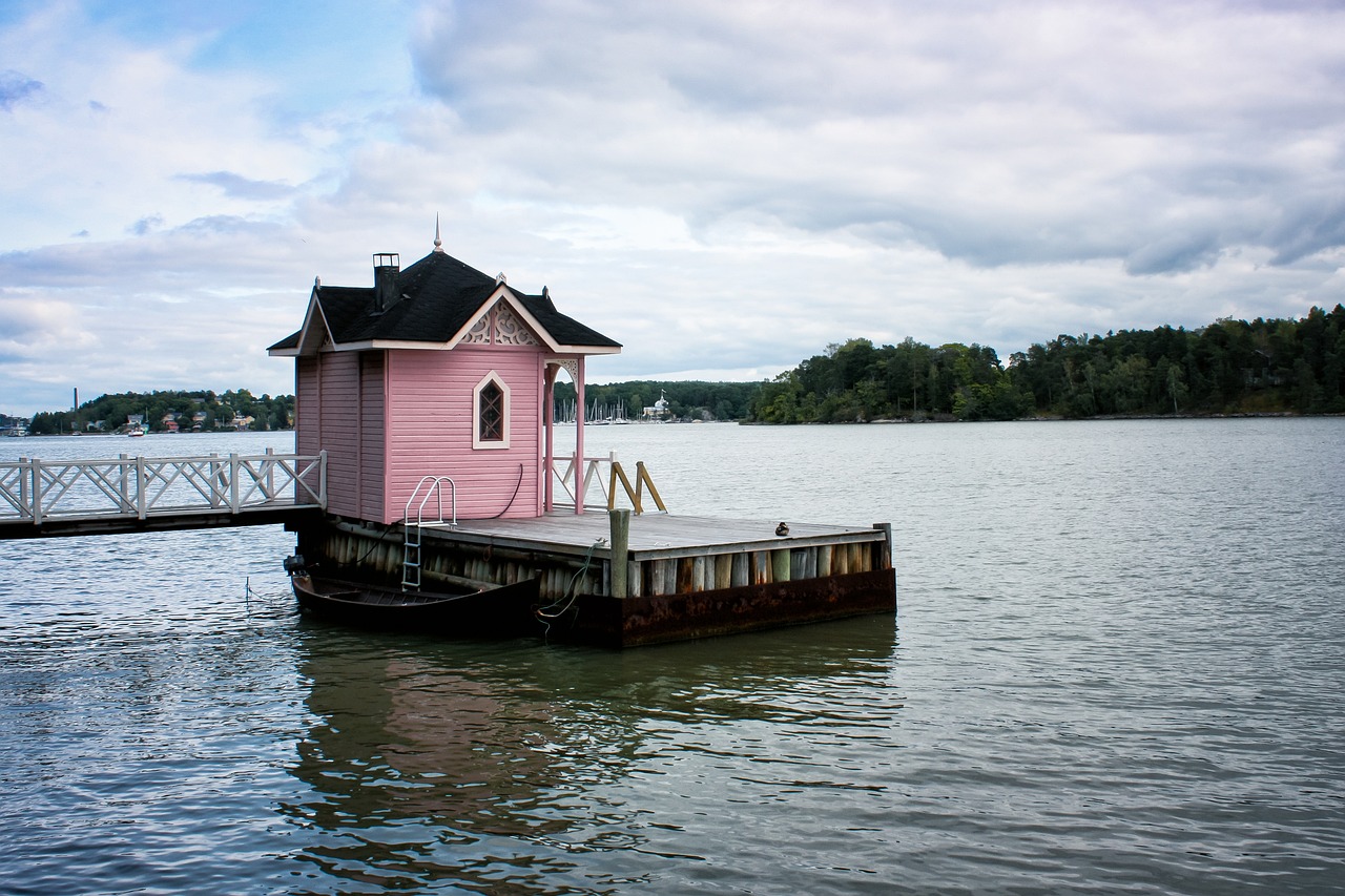 E o país tem saunas espalhadas por diversos lugares, de forma isolada, em pequenas cabanas para uso coletivo. -Imagem de Miki por Pixabay 