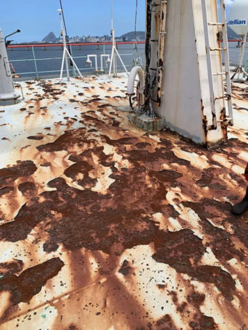 Navio abandonado