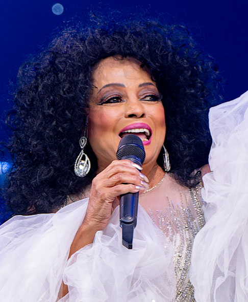 A cantora ainda Ã© mÃ£e de cinco filhos, incluindo a atriz Tracee Ellis-Ross, estrela do seriado Black-ish (2014-2022), um sucesso da TV americana. 