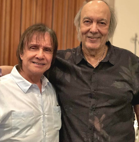 A dupla compôs clássicos como "É Proibido Fumar", "Sentado à Beira do Mar" e "Se Essa Rua Fosse Minha".