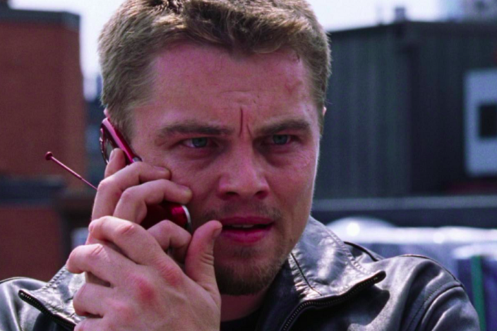 “Os Infiltrados”, 2006 – O original gerou um remake dirigido por Martin Scorsese, estrelado por Leonardo DiCaprio e Matt Damon, e ambientado em Boston, nos Estados Unidos.