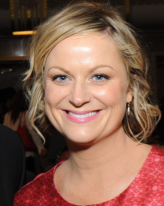 Amy Poehler - Atriz, comediante, produtora e roteirista americana, nascida em 16/9/1971, em Newton, Massachusetts. Fundadora do grupo de teatro Upright Citizens Brigade.