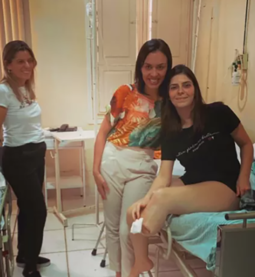 Com osteomielite, ela foi se tratando ao longo de anos, mas, em setembro de 2022, precisou amputar parte da perna esquerda.  -Reprodução Instagram