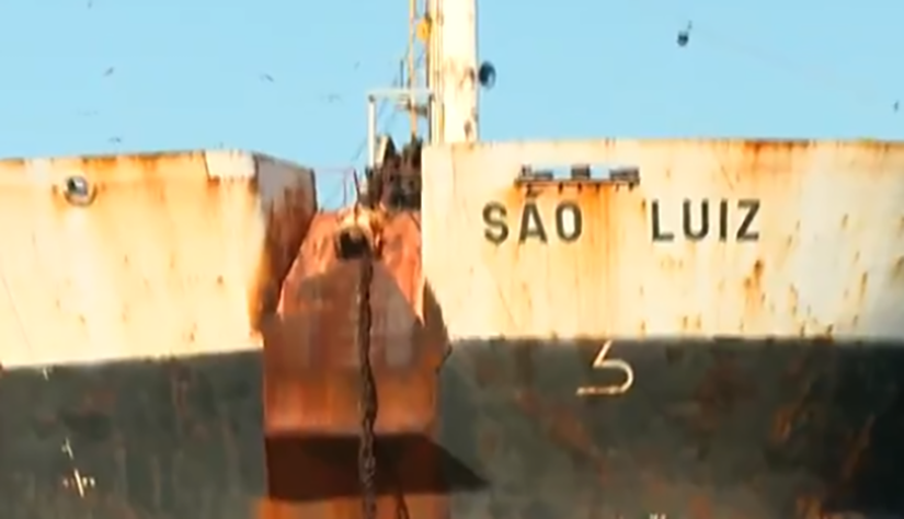 Navio abandonado