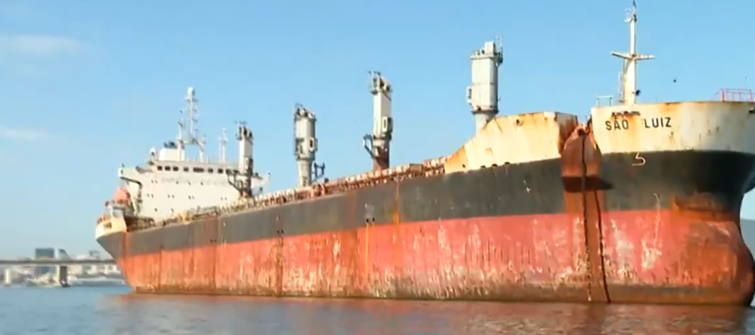 Navio abandonado
