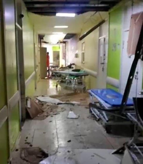 Pacientes da Unidade de Pronto Atendimento em Uberaba tiveram que ser transferidos, pois as pedrinhas de gelo destruíram partes da UPA. 