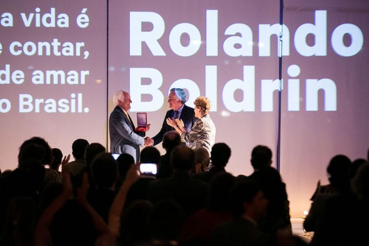 Em 2015, Rolando Boldrin recebeu a Ordem do Mérito Cultural concedida pelo Ministério da Cultura, pelo conjunto de sua importante obra.