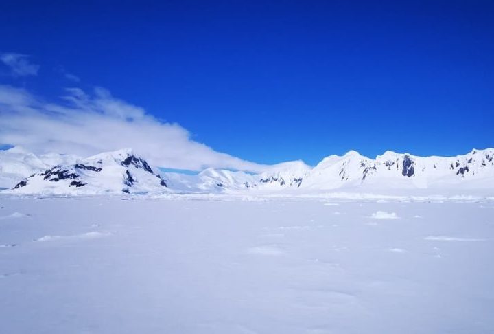 1º Antártida (13.829.430 km²) - Curiosamente, o maior deserto do mundo é gelado.