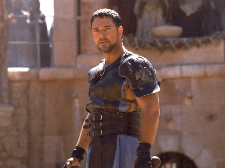 Russell Crowe: A arrogância chegou no teto quando o ator disse que o filme “Gladiador” (2000) era “uma m…”, mas que o fato de ele “ser o maior ator do mundo” havia transformado a obra em "algo bom". Crowe ganhou o Oscar de Melhor Ator pelo filme. 