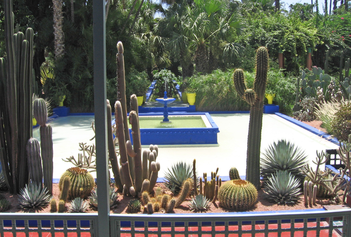 Jardim Majorelle - É um jardim botânico no Centro de Marrakech, inspirado nos jardins islâmicos .