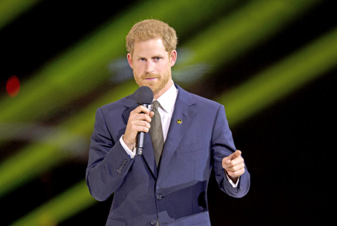 Príncipe Harry busca reconciliação com o Rei Charles; veja hábitos e manias da Família Real Britânica