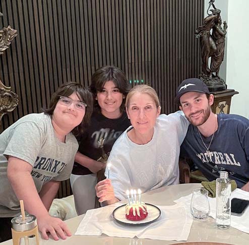Quando soube da doença, e sentindo os efeitos do descontrole muscular, Céline cancelou sua turnê e passou a viver reclusa com os filhos René-Charles e os gêmeos Nelson e Eddy. Ela passou a contar com o suporte de uma equipe de médicos e enfermeiros. 
