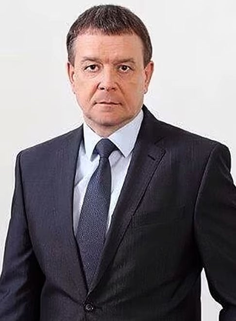 Em fevereiro de 2022 , outro que tinha relações com a Gazprom era  o empresário Alexander Tyulyakov, de 61 anos. Ele foi encontrado enforcado nos arredores de São Petersburgo, em fevereiro. Seu corpo estava em uma garagem. 