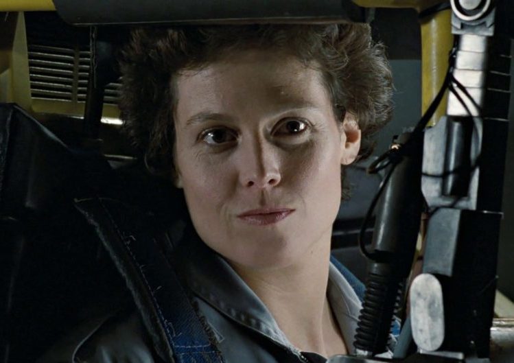 Sigourney Weaver descarta retorno à franquia de Aliens - reprodução Aliens: O Resgate