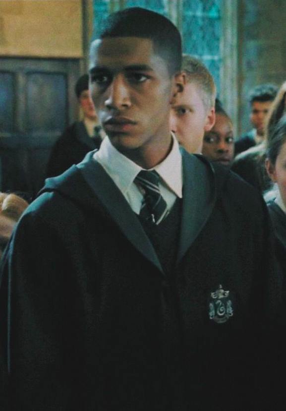 Resultado: não participou dos dois últimos filmes da saga e foi substituído por Blásio Zabini, um personagem que pouco aparece nos livros, mas ganhou importância nos longas por conta das circunstâncias.