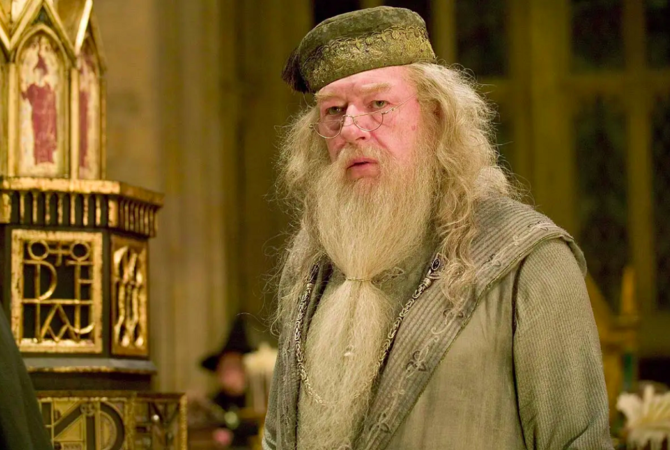 Michael Gambon faria 85 anos em 2025. Veja os atores de ‘Harry Potter’ que já morreram