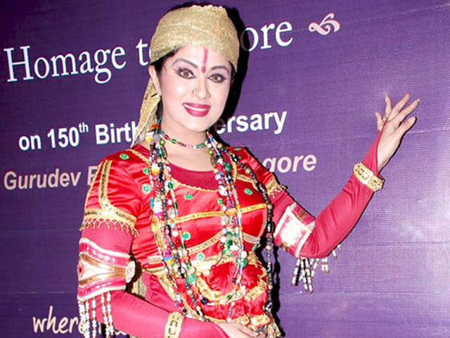 Sudha Chandran - Indiana, Nascida em 27/9/1965 - Formada em Economia, tornou-se uma das mais aclamadas dançarinas do mundo, após sofrer um acidente e perder uma das pernas. Ela usava uma prótese, lutando contra a deficiência.  