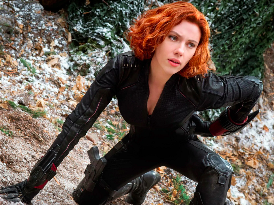 Em 2010, Johansson entrou no universo da Marvel interpretando a Viúva Negra em Homem de Ferro 2. A personagem se tornaria uma das mais populares do MCU.