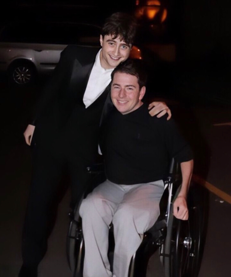 A começar por uma tragédia, que aconteceu em 2009. Enquanto gravava cenas de ação para "Harry Potter e As Relíquias da Morte - Parte 1", o dublê do ator Daniel Radcliffe, David Holmes, sofreu um acidente ao ser arremessado contra a parede em uma sequência de voo.