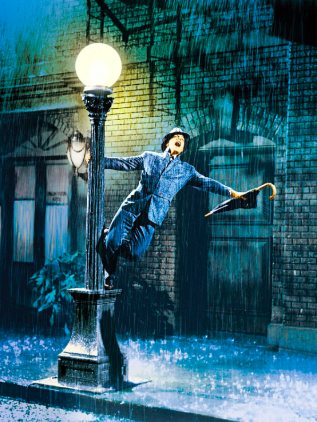 #11. “Cantando na Chuva” (1952): Um clássico absoluto da história do cinema, o filme conta a história de dois astros do cinema mudo se vendo diante dos desafios de uma iminente transição para o cinema falado. -reprodução