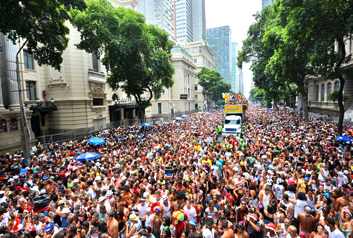 Alerta para o carnaval: cuidados com a pele durante a folia